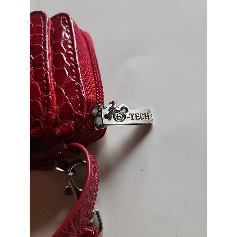 Disney D Tech Cell Phone And Card Holder‎ Wristlet